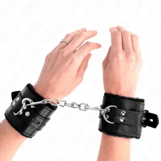 Fesselset Pelzgefütterte Handgelenkfesseln mit Quadratischen Löchern Schwarz und