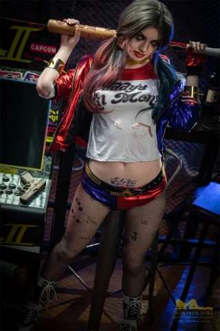 Silikon Sexpuppe Haley Q.