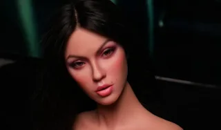 Silikon Sexpuppe Esmeralda