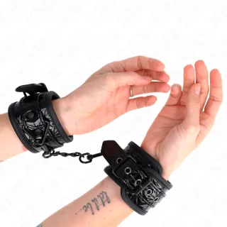 Fetisch-Toy KINK Handfesseln mit schwarzem Rautenmuster Schwarz 26 cm