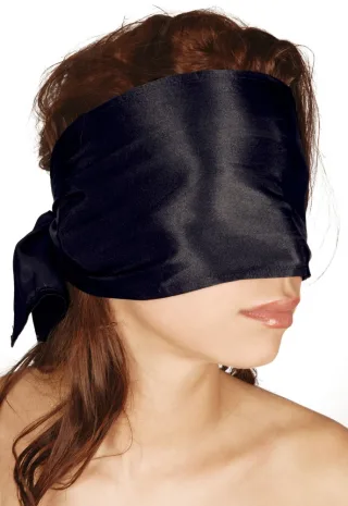 Satin-Bondageschal
