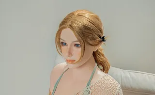 Silikon Sexpuppe Ariane